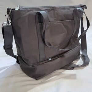 EUC Lo & Sons Catalina Deluxe Tote